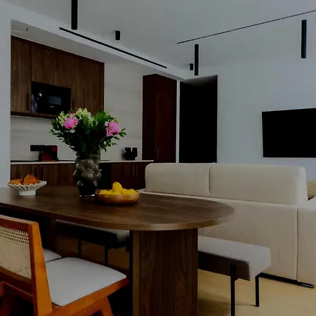 Superbo Apartment *